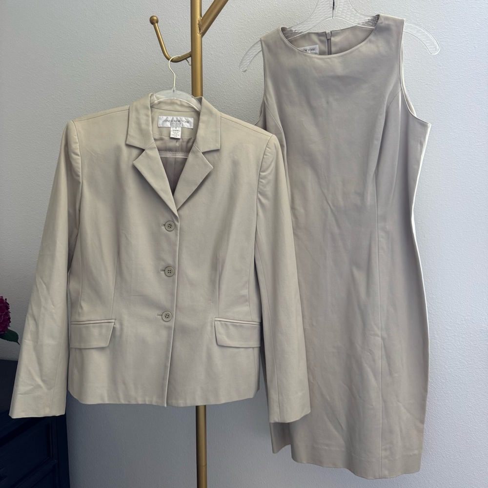 Jones New York Stretch Cotton Tan Blazer and Sheath Dress Set - Size 10
